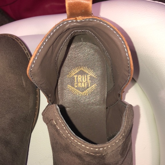 Chelsea Boot - Picture 6 of 10